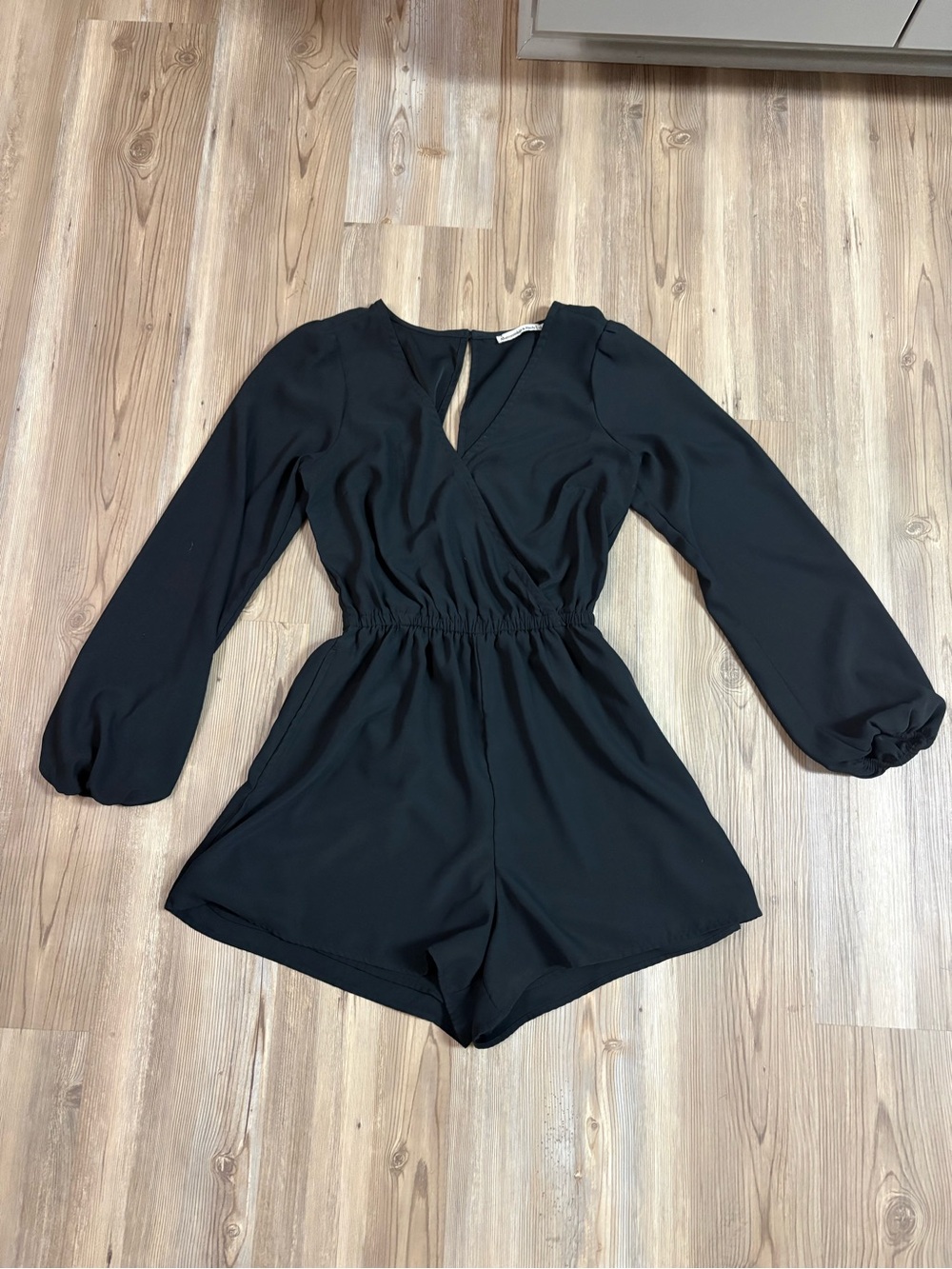 Abercrombie & Fitch Black Long-Sleeve Surplice Romper Size Small